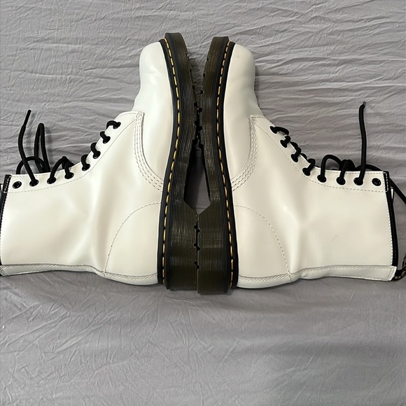 Doc Martens 1460 Smooth Leather White Combat Boots (Like New) - Picture 7 of 10